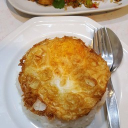 ชุดข้าวหอมมะลิ+เต้าหู้ไข่ผัดพริกเกลือมังฯ+ไข่ดาว