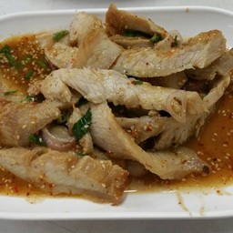 น้ำตกคอหมูย่าง