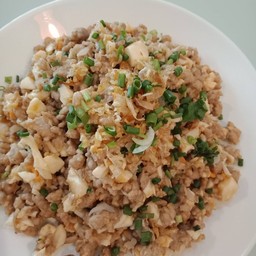 หมูผัดไข่เค็ม