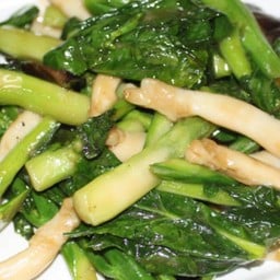 คะน้าผัดหน่อไม้ทะเล(s)