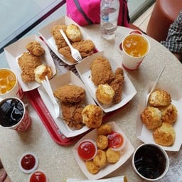 Texas chicken garden by the bay