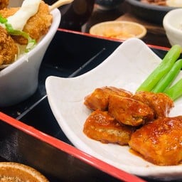 Yayoi Japanese Restaurant โลตัสไทรน้อย