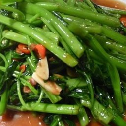 ผัดผักบุ้งไฟแดง