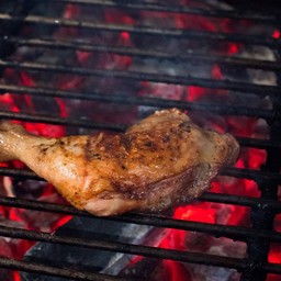 ไก่น่องสะโพกย่าง