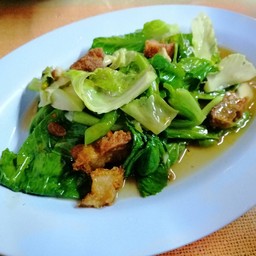 ผัดแขนงหมูกรอบ