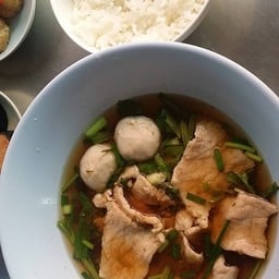 ธัญรส เกาเหลาเนื้อ-หมู (เจ้าเก่า) อ่าวอุดม
