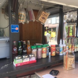 เปิ่น กาแฟโบราณ ปากซอยลาซาล 36
