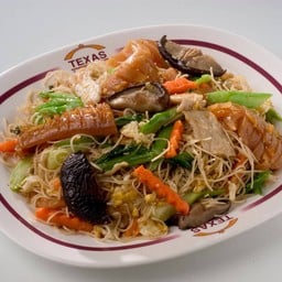 บะหมี่ผัดฮ่องกงทะเล จานใหญ่
