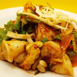 ยำสามกรอบ