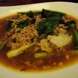 เส้นใหญ่ราดหน้าหมูสับ(s)