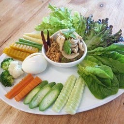 Salada Organic Kitchen ลาซาล อเวนิว