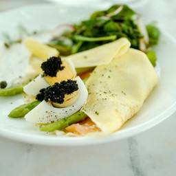 Smoked Salmon Crepe (295THB)
