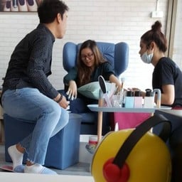 ดูแลลุกค้าอย่างใกล้ชิด​ เพื่อความพึงพอใจของคุณลูกค้า