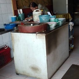 ข้าวหมูแดง ข้าง ธ.กรุงไทย