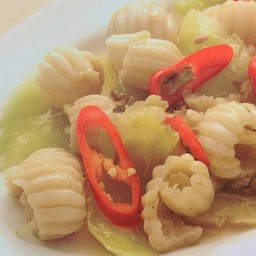 เหงือกหมูผัดเกี่ยมไฉ่