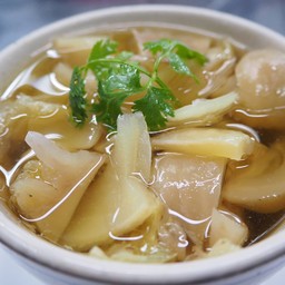 ซุปผักกาดดองตุ๋นซี่โครงหมูอ่อน
