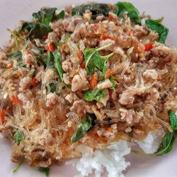 กระเพราวุ้นเส้น ราดข้าว