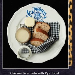 Chicken Liver Paté with Rye Toastt
