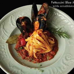 Fettuccini Blue Mussel with arrabbiata sauce
