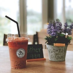 บ้านสวนกาแฟ ๙ ตามรอยพ่อ