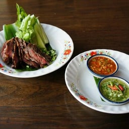 เนื้อย่างจิ้มแจ่ว