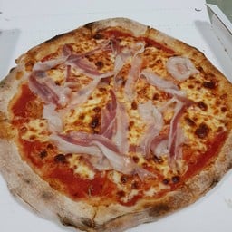 Old Town Italian Pizzeria ถนนดีบุก