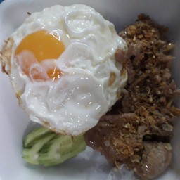 ข้าวหมูกระเทียม