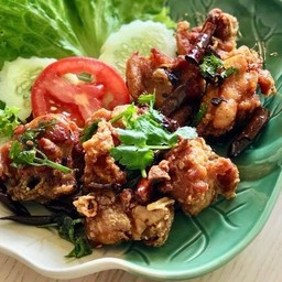 ไก่คั่วผักชีพริกแห้ง