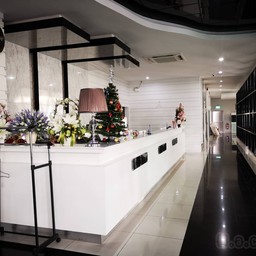 โรงแรมธารบุรี