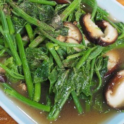 ผัดยอดมะระเห็ด3อย่าง