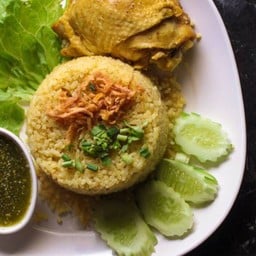 ข้าวหมกไก่(yellow rice with chicken biryani)