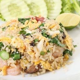 ข้าวผัดคะน้าปลาเค็มทรงเครื่อง (L)