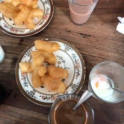 ปาท่องโก๋กั่งบ๊วย