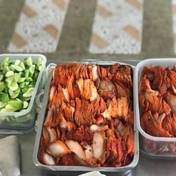 หมูแดง ขีดละ 105 บาท