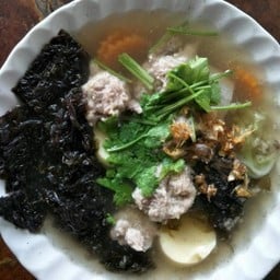แกงจืดสาหร่าย Soup with seaweed