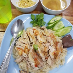 ข้าวนุ่ม ไก่นิ่ม น้ำจิ้มแซ่บ ซุปอร่อย