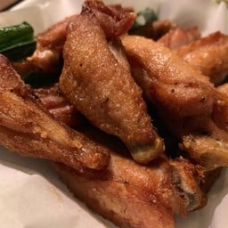 ปีกไก่ทอดใบเตย