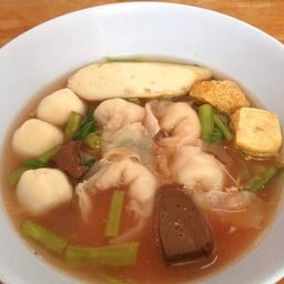 เกี๊ยวเย็นตาโฟ