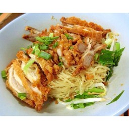 ก๋วยเตี๋ยวไก่ทอด