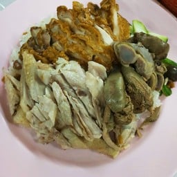 ข้าวมันไก่ต้ม+ไก่ทอด+เครื่องใน พิเศษ