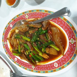 ปลาหมึกผัดพริกเผา