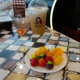 เรามีทั้งเครื่องดื่มเกรด A และขนมไทยแสนอร่อยไว้คอยบริการลูกค้าทุกท่าน