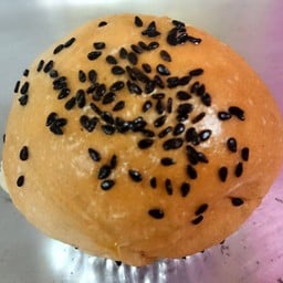 ขนมปังไส้งาดำ