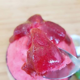 สตรอเบอรี่สดราดซอสวตรอเบอรี่