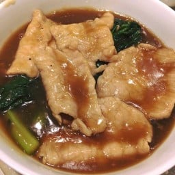 ราดหน้าอากง