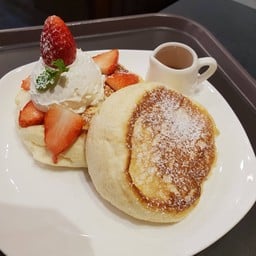 Hollys Coffee เทอมินอล 21 พัทยา