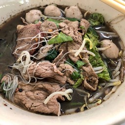 เพ็ญจันทร์ โภชนา ก๋วยเตี๋ยวเนื้อวัวรสแซ่บ