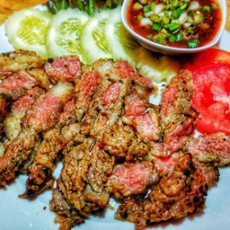 เสือร้องไห้ Dry-aged จิ้มแจ่ว - Grilled Brisket with spicy tamarind sauce