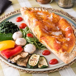 63. Calzone Vegetariano (คาลโซเน่ ผักรวม)