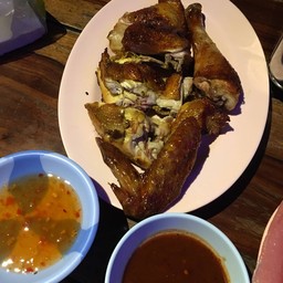 ไก่ย่างครึ่งตัว